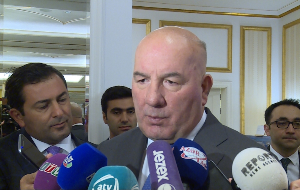 Elman Rüstəmov: Manatın məzənnəsi üçün hər hansı risklər görmürük VİDEO