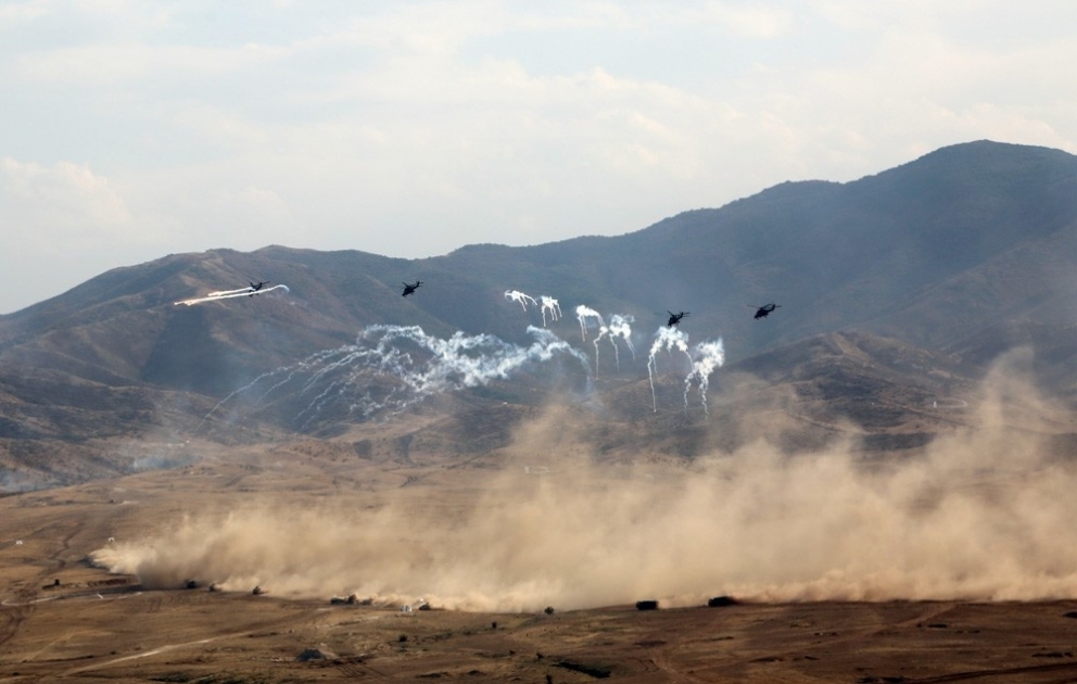 Azerbaijan`s Defense Ministry: Live-fire stage held during large-scale exercises VIDEO