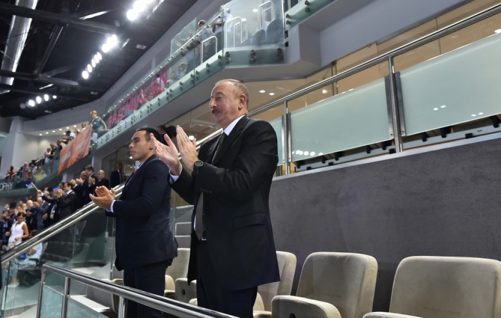 Championnat d’Europe de volley-ball féminin : l’Azerbaïdjan a débuté par une victoire Le président de la République Ilham Aliyev a assisté au match de l’équipe nationale VIDEO