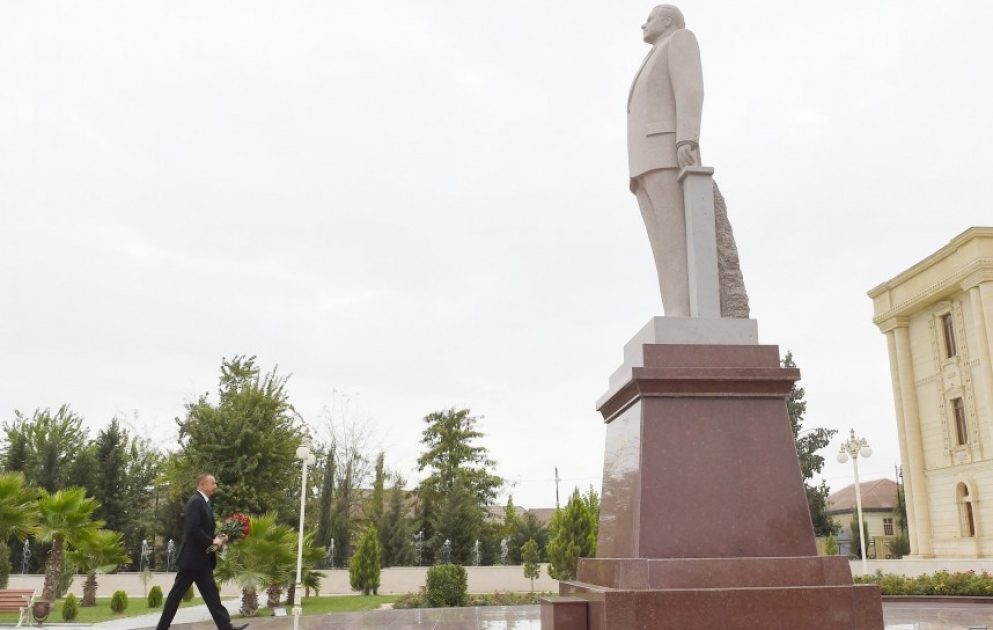 President Ilham Aliyev arrived in Salyan district for visit VIDEO