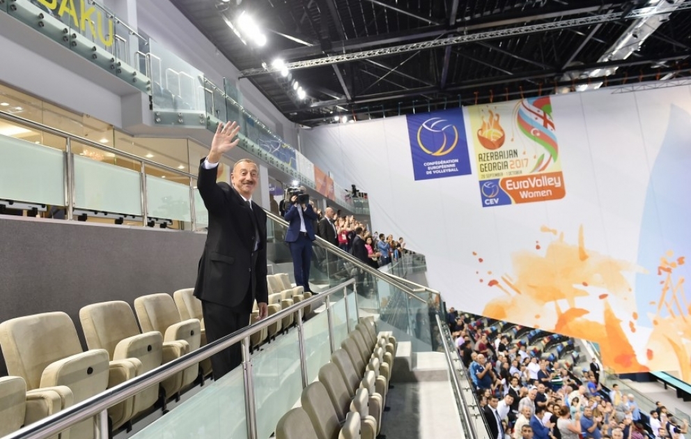 Les volleyeuses azerbaïdjanaises se sont imposées face aux Allemandes et qualifiées pour les quarts de finale du championnat d’Europe  Le président Ilham Aliyev a assisté au match de l’équipe nationale VIDEO