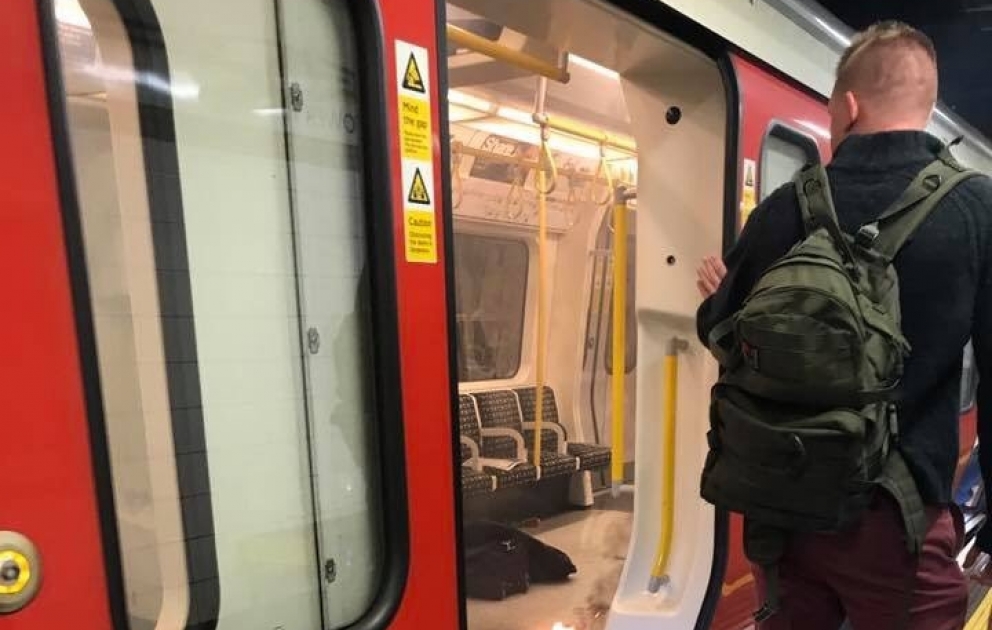 London metrosunda partlayış olub, insanlar təxliyə edilir VİDEO