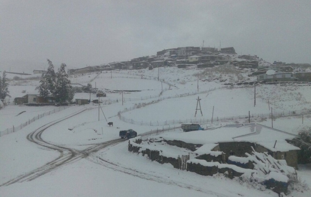 La première neige de 2017 est tombée en Azerbaïdjan VIDEO