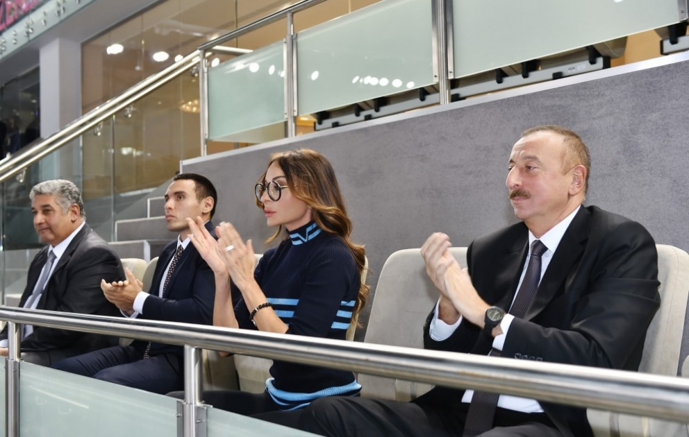 Volleyball-EM 2017: Aserbaidschan im Halbfinale  Staatspräsident Ilham Aliyev und First Lady Mehriban Aliyeva sahen dem Spiel zu VIDEO