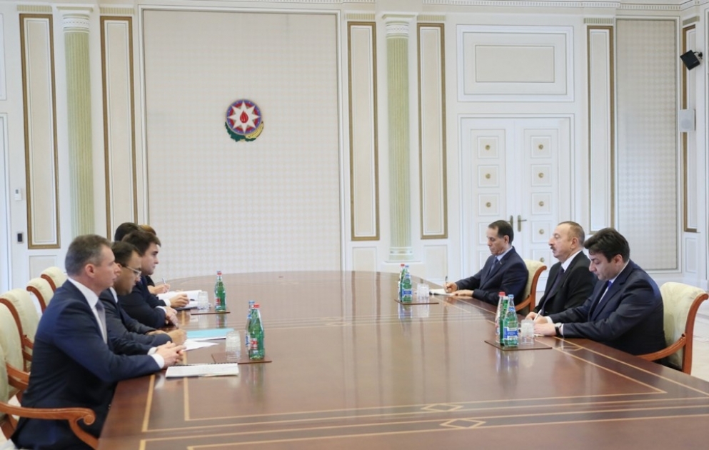 Staatspräsident Ilham Aliyev empfängt Delegation um ukrainischen Außenminister VIDEO