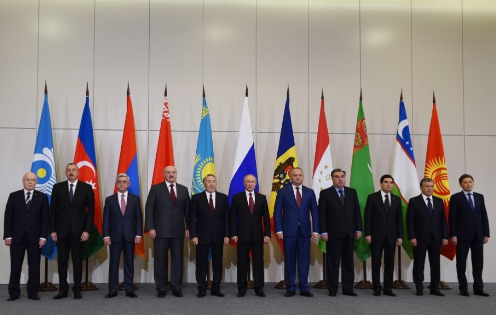 Staatspräsident Ilham Aliyev nimmt an Ratssitzung von GUS-Staatschefs in Sotschi teil VIDEO