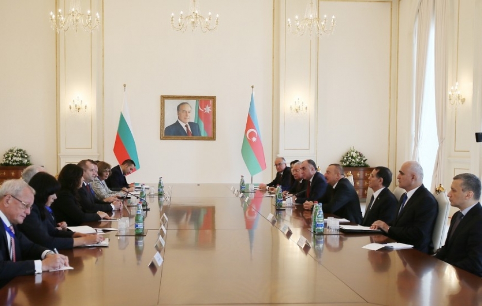 Entretien des présidents azerbaïdjanais et bulgare élargi aux délégations VIDEO