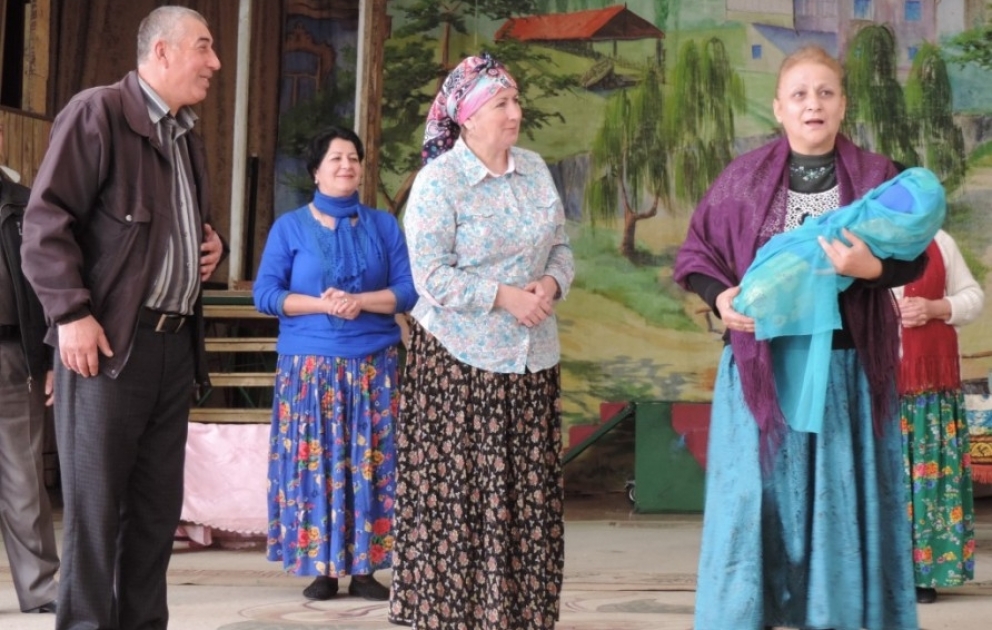 Qusar Dövlət Ləzgi Dram Teatrının kollektivindən yeni tamaşa - “Yeddi qızın anası” VİDEO