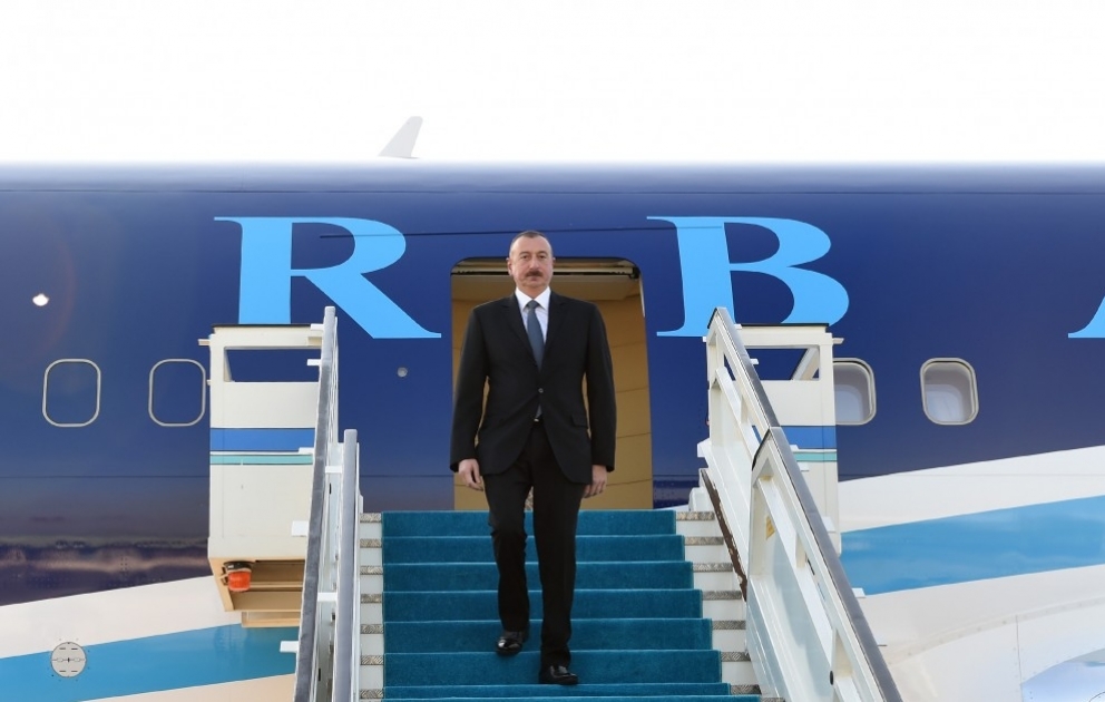Staatspräsident Ilham Aliyev zu Besuch in der Türkei eingetroffen VIDEO