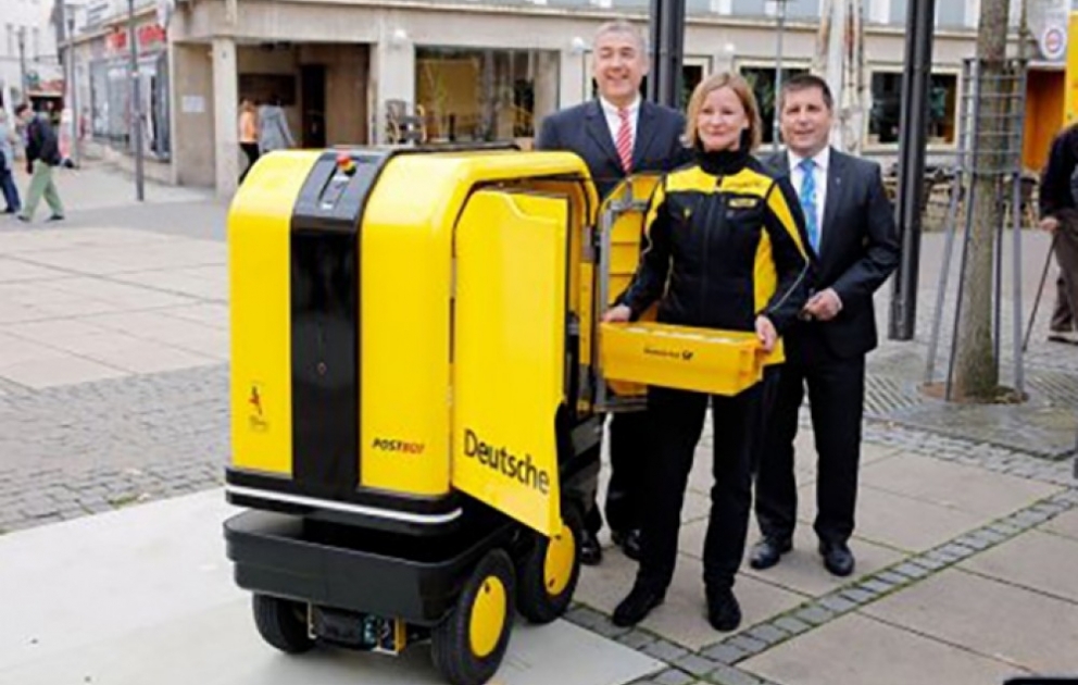 Almaniyada poçt bağlamalarını robot-poçtalyonlar çatdıracaq VİDEO