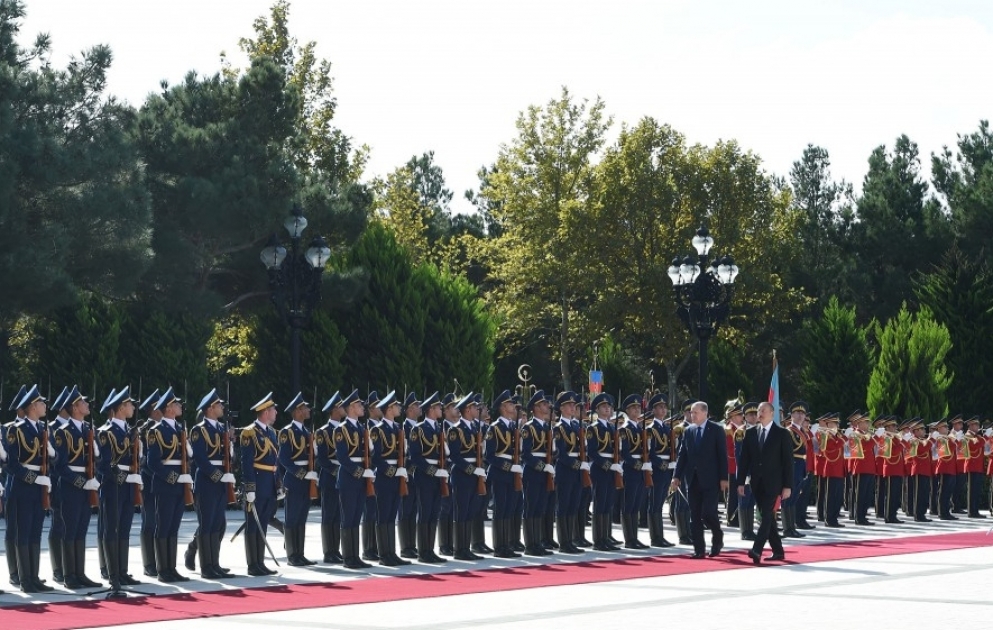 Cérémonie d’accueil officiel du président turc Recep Tayyip Erdogan à Bakou VIDEO