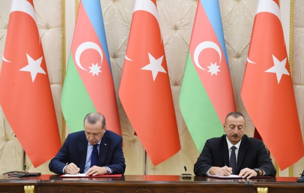 Aserbaidschan und Türkei unterzeichnen eine Reihe von Dokumenten VIDEO