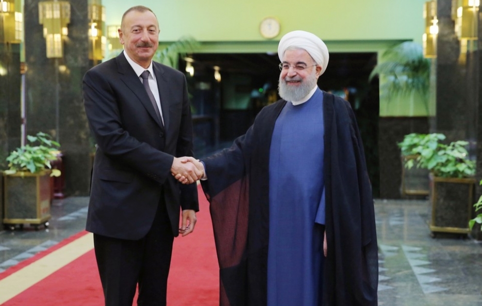 Treffen von Staatspräsident Ilham Aliyev mit seinem iranischen Amtskollegen in Teheran VIDEO