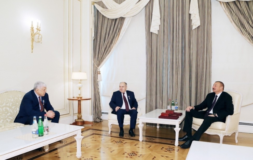 Prezident İlham Əliyev Rusiya Federasiyası Federasiya Şurası sədrinin müavinini və Dağıstan Respublikası Xalq Məclisinin sədrini qəbul edib YENİLƏNİB VİDEO