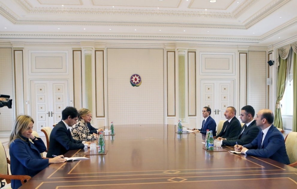 Президент Ильхам Алиев принял делегацию во главе с заместителем председателя Сената Италии ОБНОВЛЕНО ВИДЕО