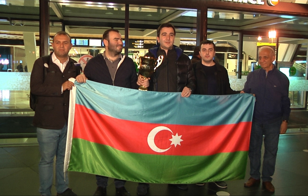 Avropa çempionatının qalibi olan şahmatçılarımız Vətənə qayıdıblar VİDEO