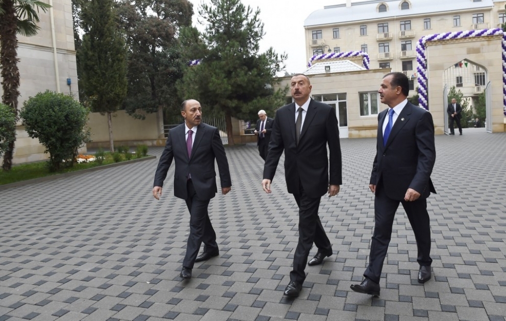 Ganja: Schule Nr.1 namens Ismet Gayibov nach Rekonstruktion wieder zur Nutzung überlassen Präsident Ilham Aliyev inspiziert in Schule geschaffene Bedingungen VIDEO