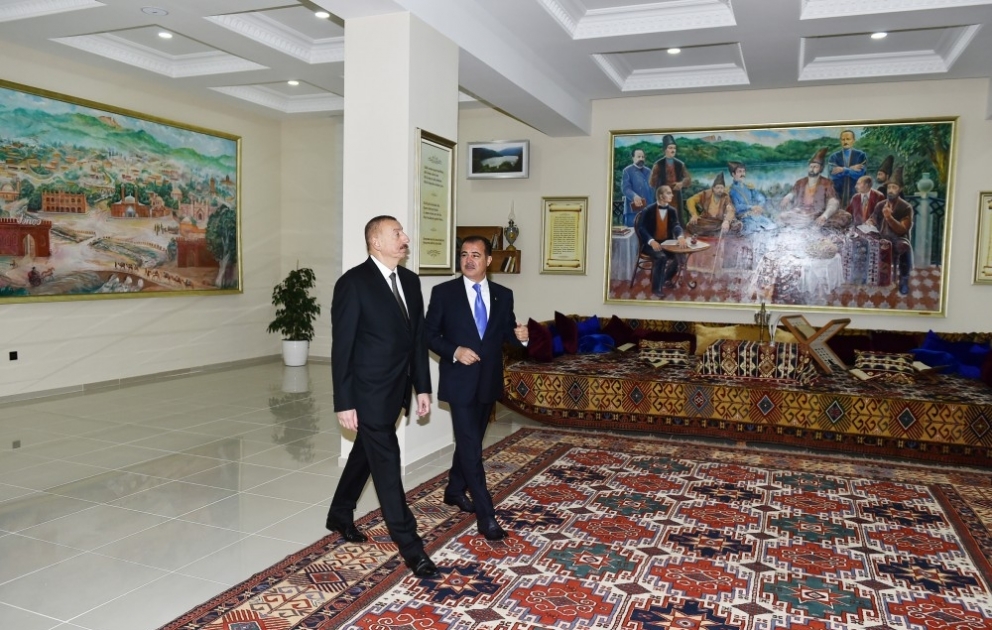 Le président Ilham Aliyev inaugure le Musée Mirza Chafi Vazeh à Gandja VIDEO