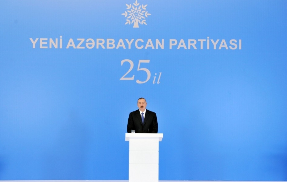 Yeni Azərbaycan Partiyasının yaradılmasının 25 illiyinə həsr olunmuş təntənəli yubiley mərasimi keçirilib  Prezident İlham Əliyev yubiley mərasimində iştirak edib YENİLƏNİB 2 VİDEO