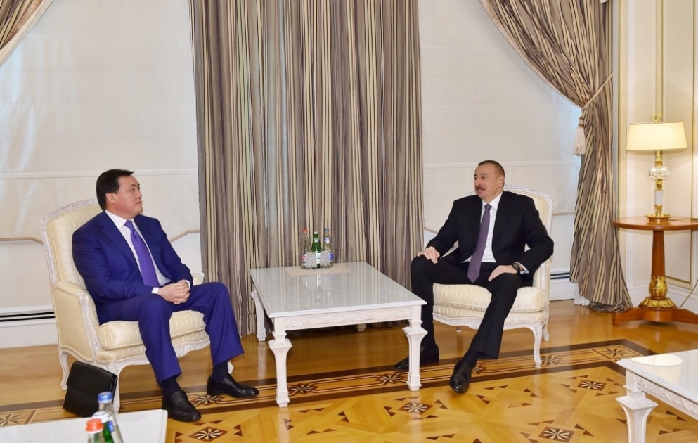 Le président de la République reçoit le premier vice-Premier ministre kazakh VIDEO