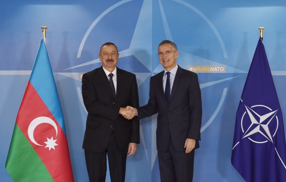 Staatspräsident Ilham Aliyev trifft sich mit Nato-Generalsekretär Jens Stoltenberg VIDEO