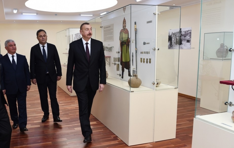 Agjabadi: Staatspräsident Ilham Aliyev weiht Heimatkundemuseum ein VIDEO