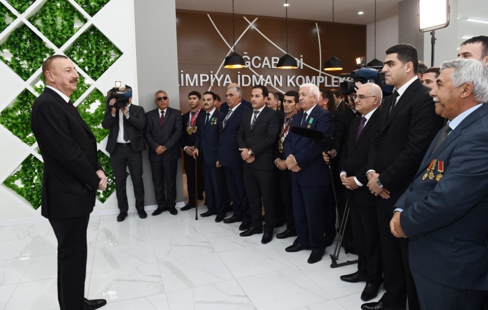 Staatspräsident Ilham Aliyev weiht neuen Olympia-Sport-Komplex in Agjabadi Region ein VIDEO