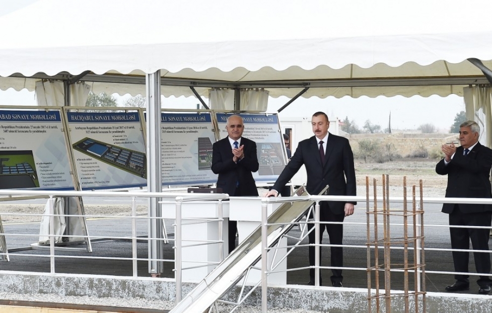 Sabirabad: Staatspräsident Ilham Aliyev legt den Grundstein eines Industriegebiets VIDEO