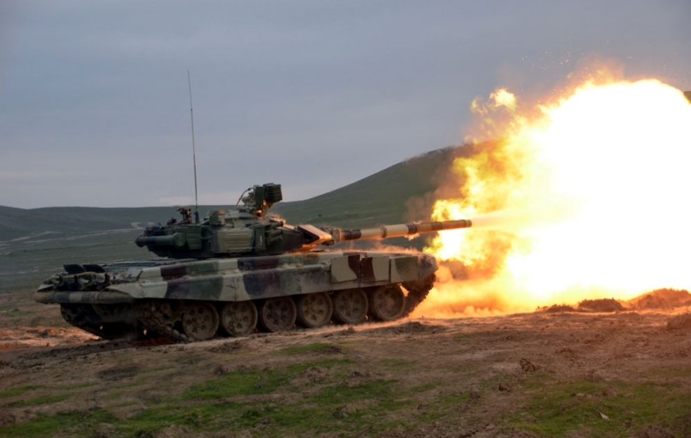 Tank bölmələri döyüş vərdişlərini təkmilləşdirir VİDEO