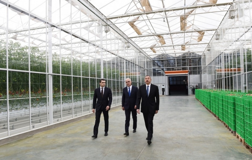 Le président Ilham Aliyev inspecte les travaux effectués au «BAKU AGROPARK» dans le bourg de Ziré VIDEO