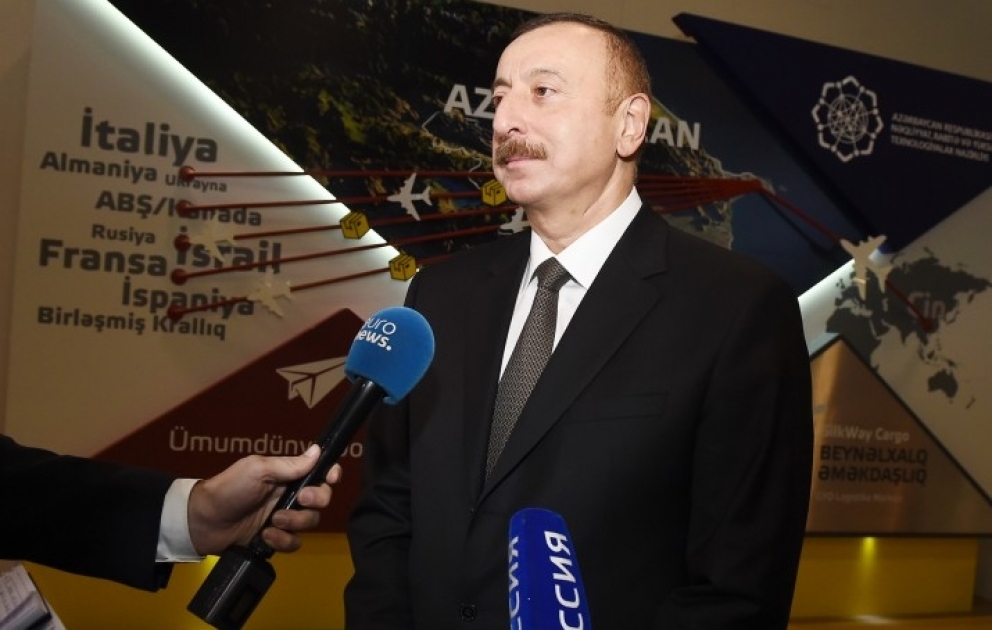 “Rossiya-24” telekanalı “Bakutel-2017” sərgisindən reportaj yayımlayıbAzərbaycan Prezidenti İlham Əliyev telekanalın müxbirinin sualını cavablandırıb VİDEO
