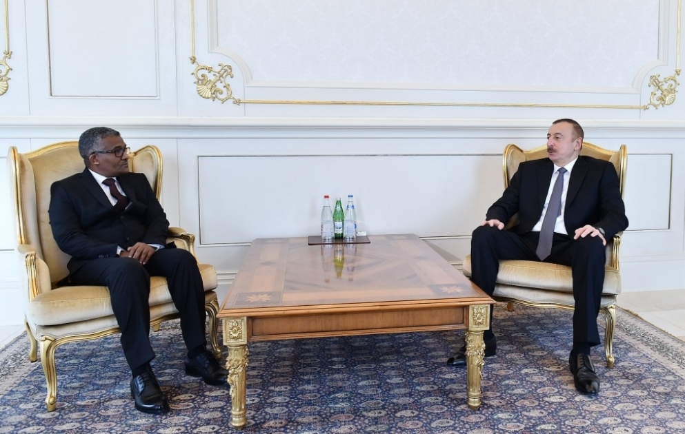 Prezident İlham Əliyev Sudanın Azərbaycanda yeni təyin olunmuş səfirinin etimadnaməsini qəbul edib YENİLƏNİB VİDEO