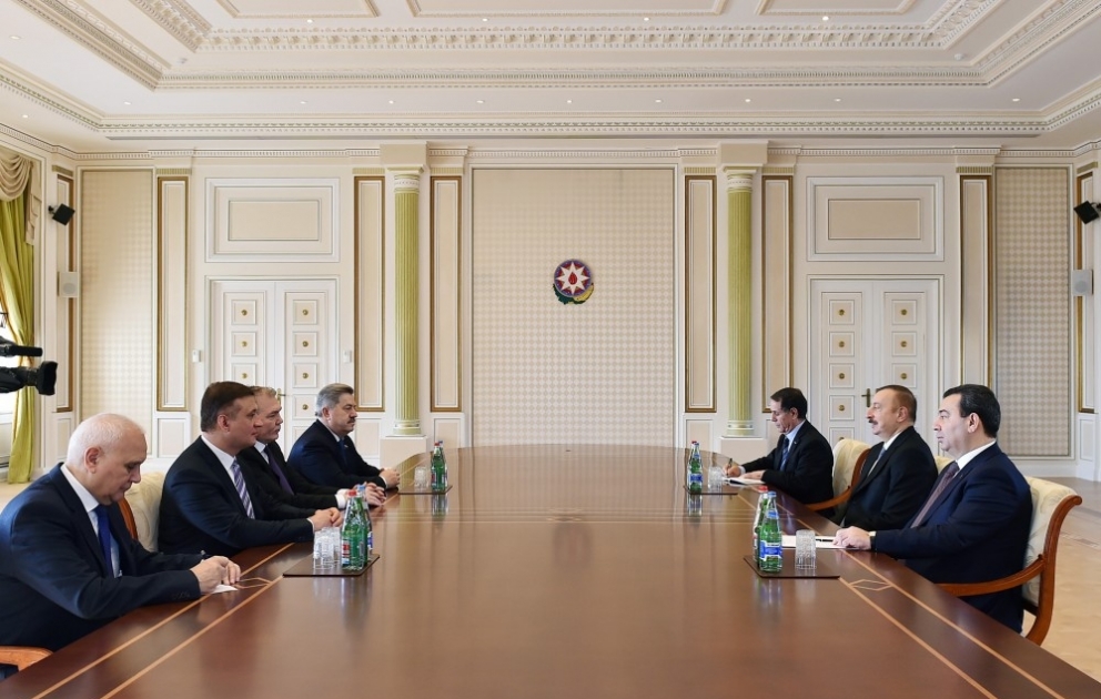 Le président Ilham Aliyev reçoit une délégation de la Douma d’Etat russe VIDEO