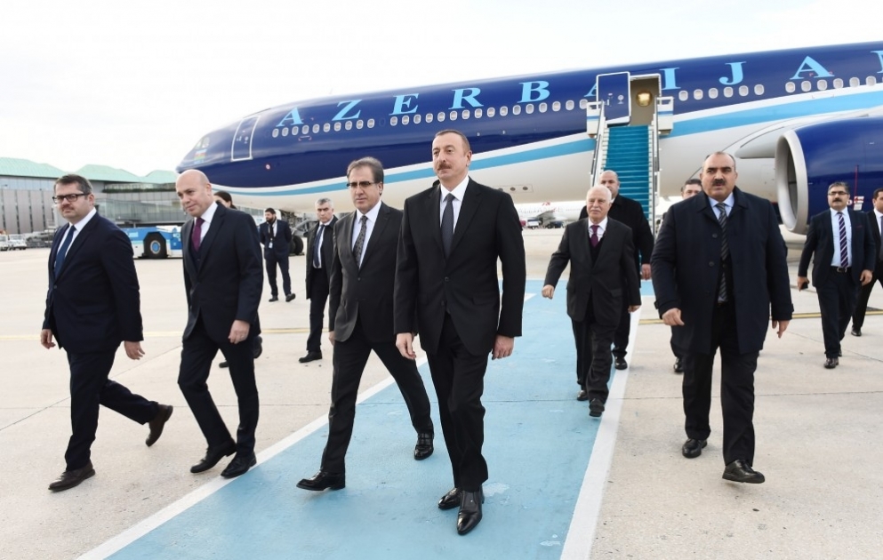 Staatspräsident Ilham Aliyev zu Arbeitsbesuch in Istanbul eingetroffen VIDEO