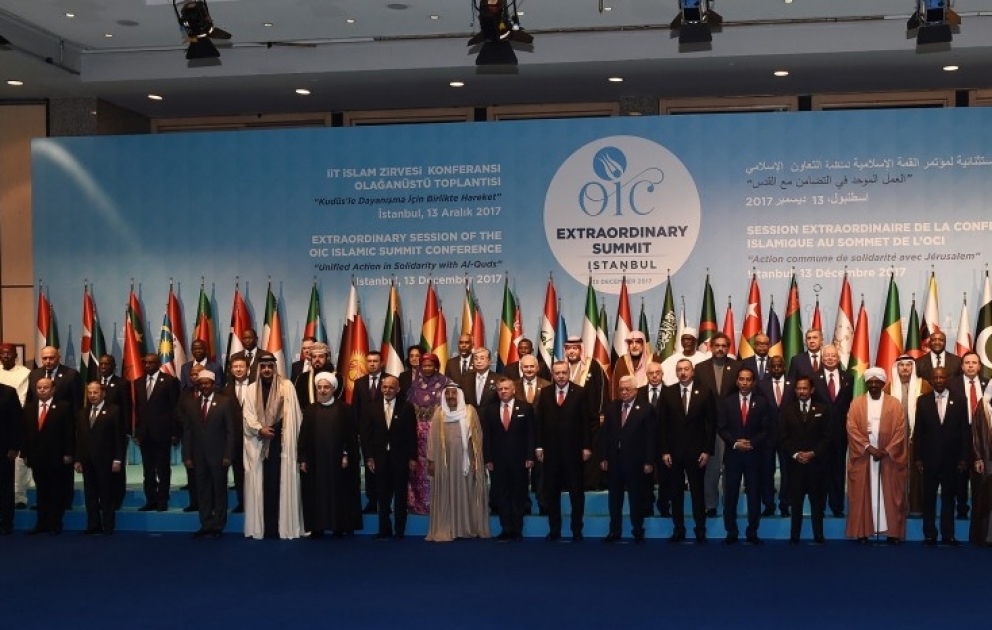 Istanbul: Außerordentlicher OIC-Gipfel zur Krise um Al-Quds  Präsident von Aserbaidschan Ilham Aliyev nimmt am Gipfel teil VIDEO
