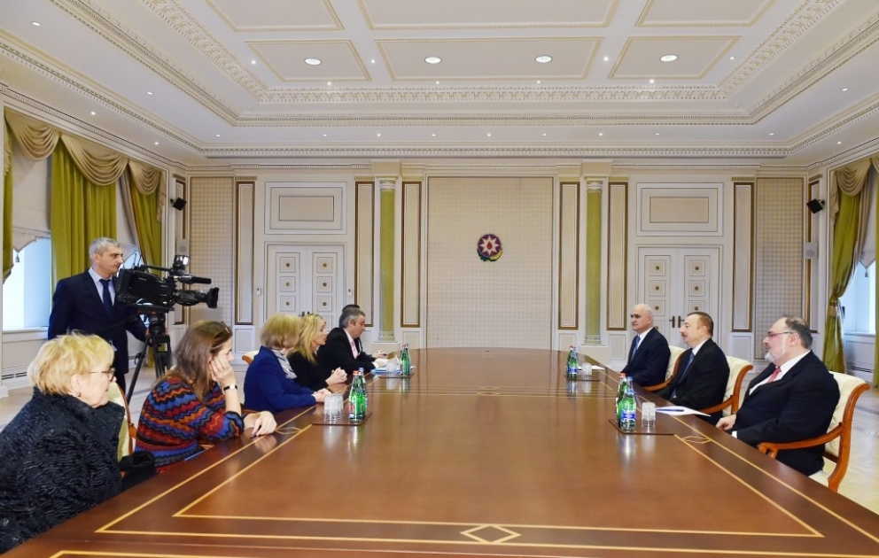 Le président Ilham Aliyev reçoit la ministre d’Etat britannique pour le commerce et la promotion des exportations VIDEO