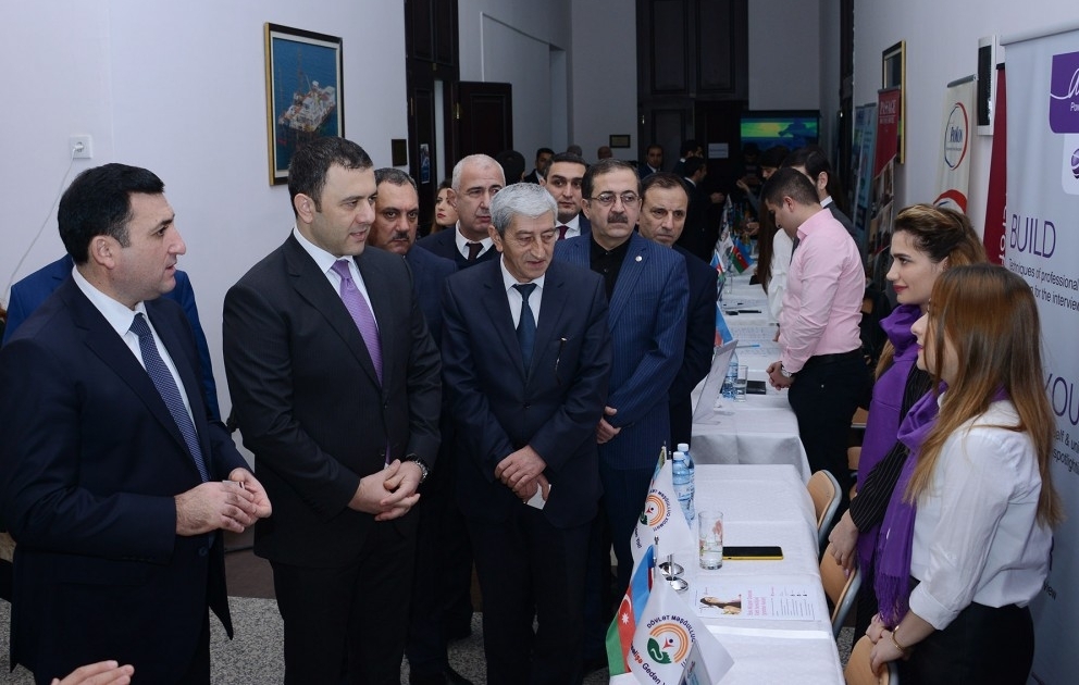 Azərbaycan Dövlət Neft və Sənaye Universitetində üçüncü məzun-karyera sərgisi açılıb VİDEO