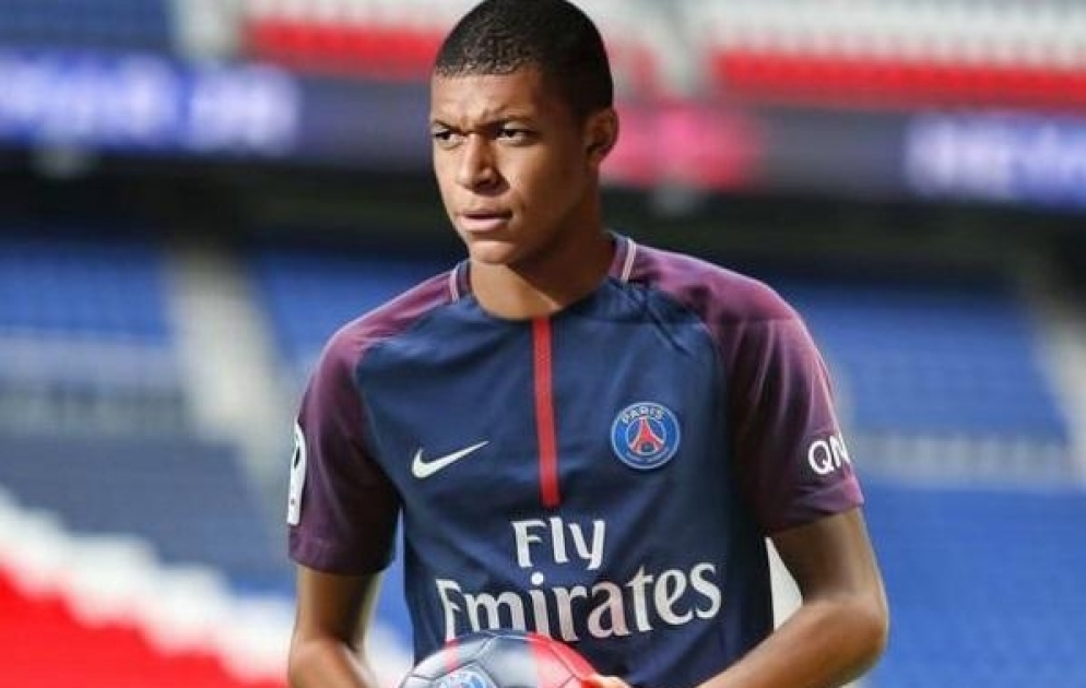Mbappe Fransada ilin ən yaxşı gənc oyunçusu elan edilib VİDEO