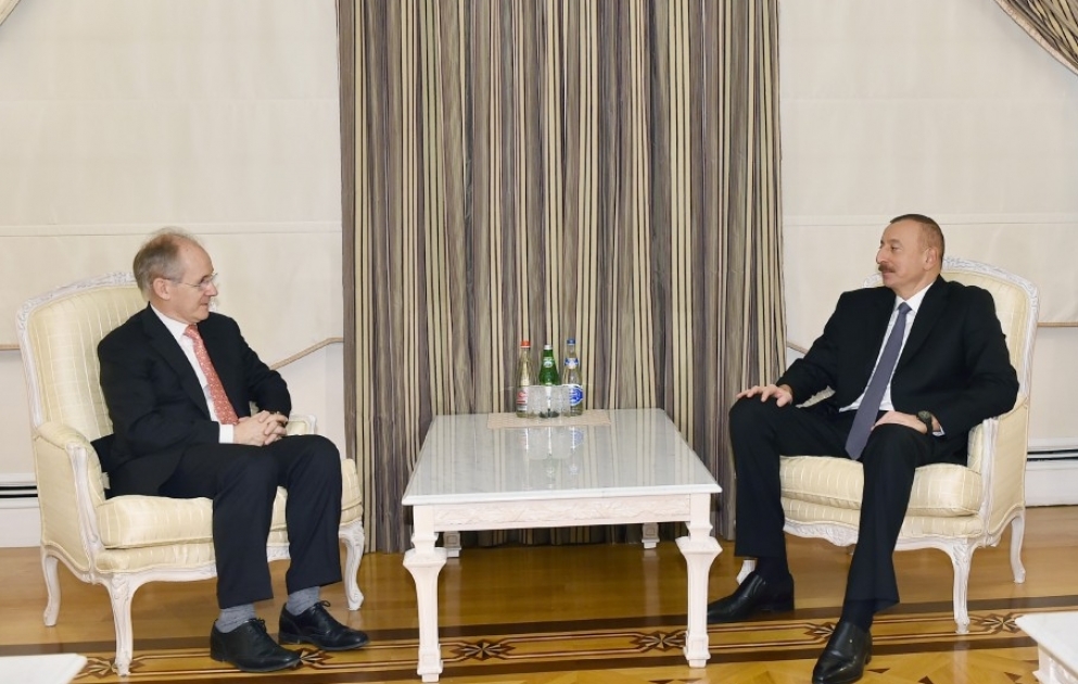 President Ilham Aliyev received IBM senior vice-president VIDEO