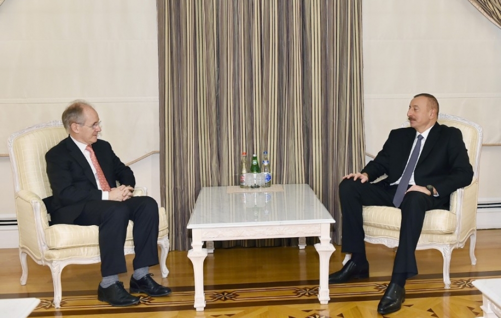 Staatspräsident Ilham Aliyev empfängt den leitenden Vizepräsidenten der Gesellschaft IBM Erich Clementi VIDEO