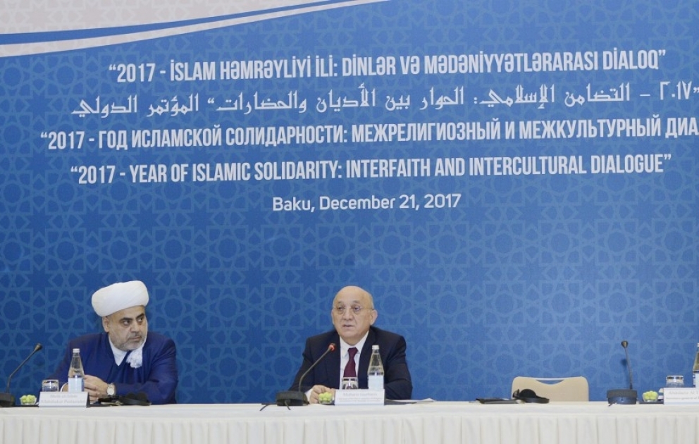 Beynəlxalq konfrans işini plenar iclasla davam etdirib VİDEO