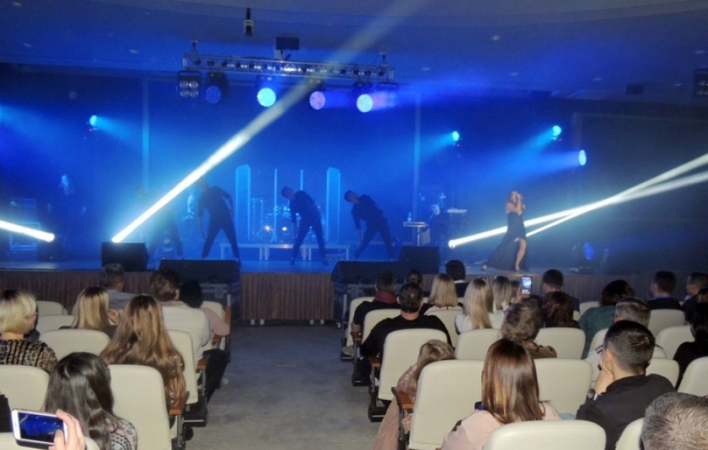 Qəbələdə beynəlxalq festival çərçivəsində Nataliya Moqilevskayanın möhtəşəm konserti VİDEO