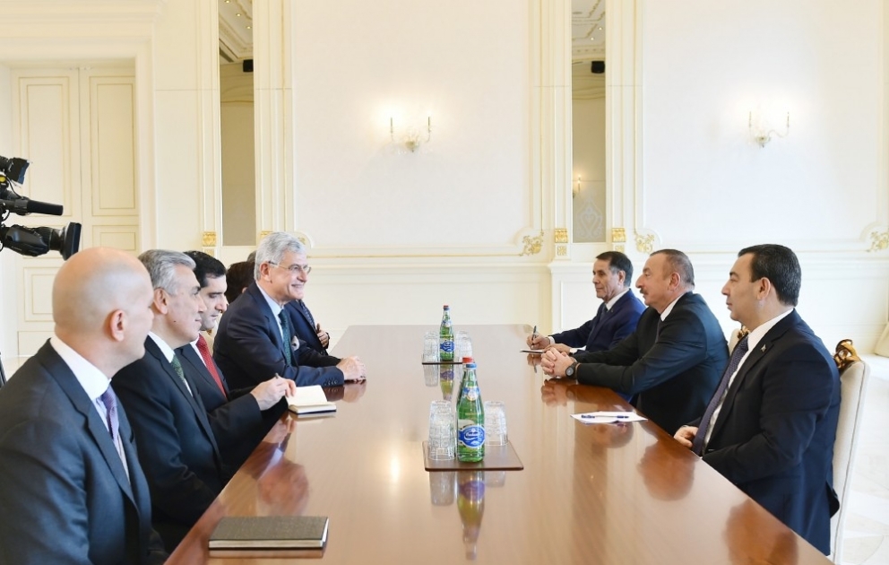 Aserbaidschans Präsident Ilham Aliyev empfängt türkische Delegation VIDEO