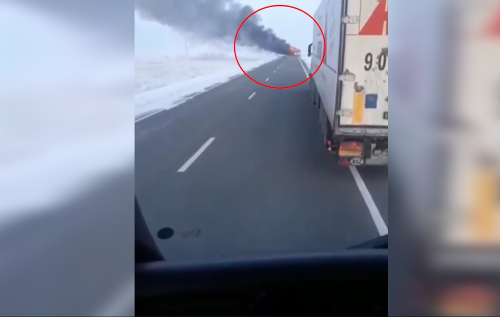 Qazaxıstanda avtobus faciəsi: 52 nəfər yanaraq ölüb VİDEO