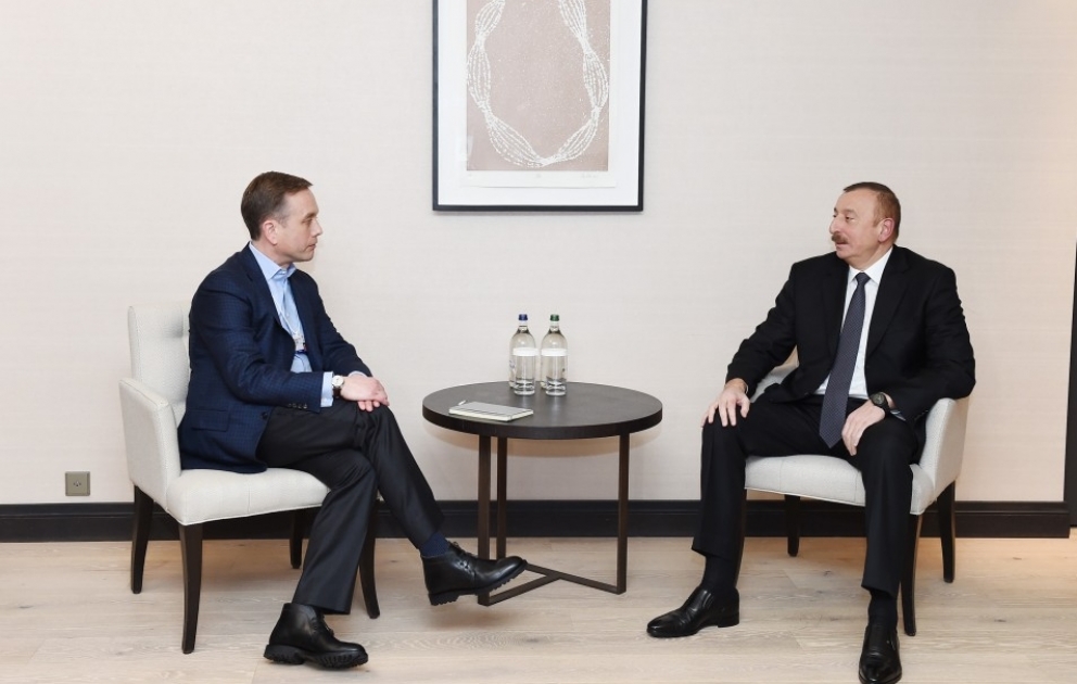 Prezident İlham Əliyev “Mastercard” şirkətinin idarə heyətinin üzvü ilə görüşüb VİDEO