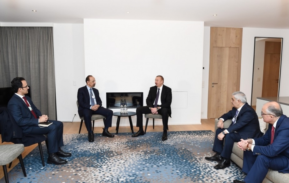 Davos: Staatspräsident Ilham Aliyev trifft sich mit Minister für Energie, Industrie und natürliche Ressourcen von Saudi-Arabien VIDEO