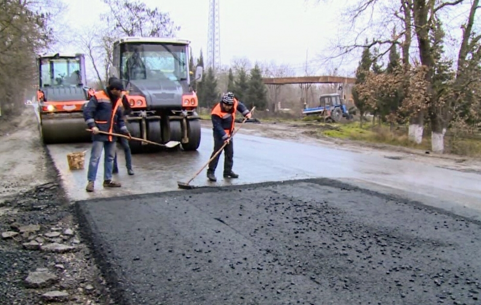 Turizm əhəmiyyətli Xaçmaz-Xudat avtomobil yolunda təmir-bərpa işləri aparılır VİDEO