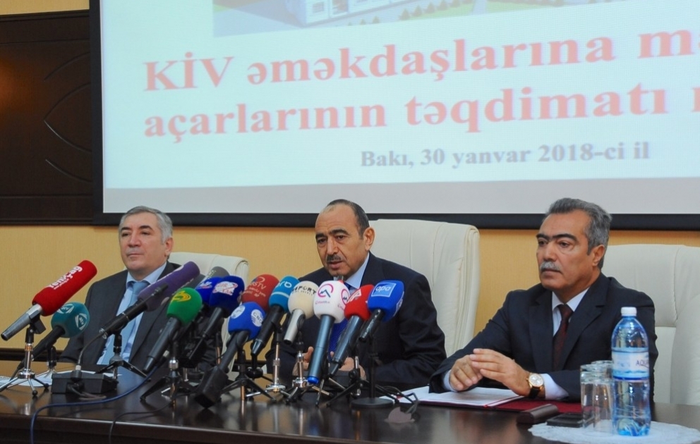 Jurnalistlər üçün inşa edilmiş ikinci binadakı mənzillərin açarları və sənədləri sahiblərinə təqdim edilib YENİLƏNİB VİDEO