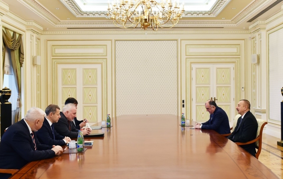 Staatspräsident Ilham Aliyev empfängt Ko-Vorsitzenden der OSZE Minsk-Gruppe VIDEO