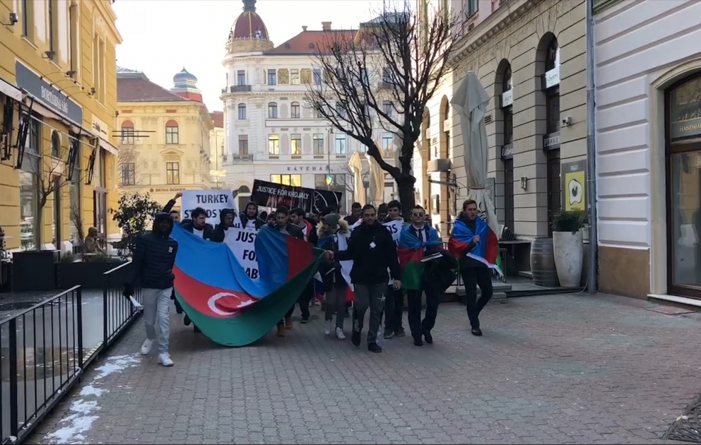 Macarıstanın Budapeşt və Pecs şəhərlərində Xocalı faciəsinin ildönümü ilə bağlı kütləvi tədbirlər təşkil edilib VİDEO